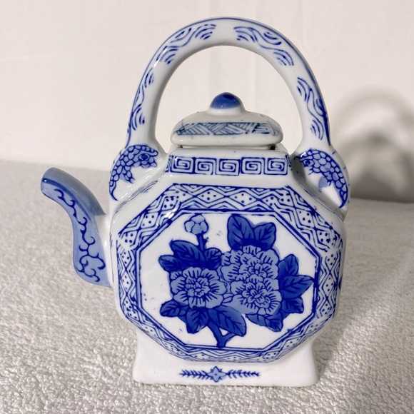 Vintage White Blue Flower Chinese Ceramic Teapot - Picture 1 of 14